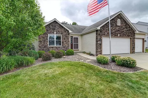 330 Highview Ln, Columbus, WI 53925