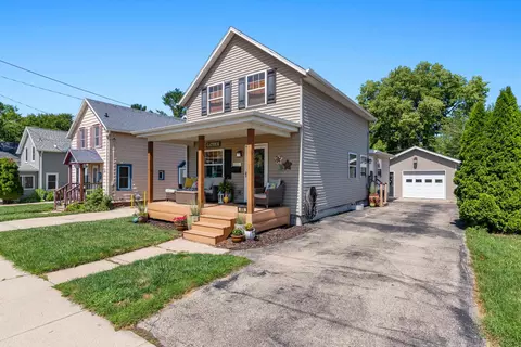 504 4th St, Beaver Dam, WI 53916
