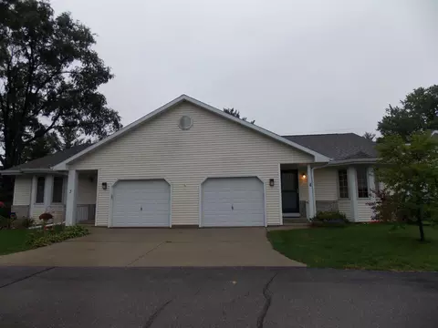 602 E Madison Ave #4, Milton, WI 53563