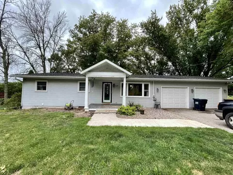 109 Holtz St, Rock Springs, WI 53961
