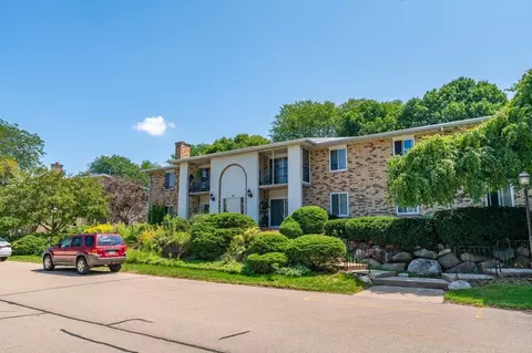 25 Golf Course Rd #B, Madison, WI 53704