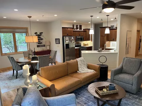 10 Glen Brook Way #105, Fitchburg, WI 53711
