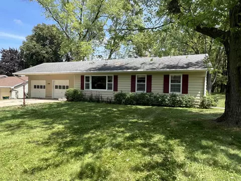 1119 S Main St, Fort Atkinson, WI 53538