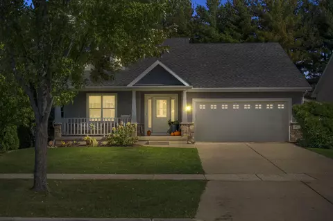 2656 Fahey Gln, Fitchburg, WI 53711