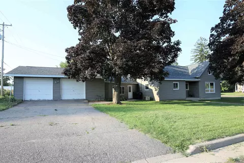 345 Roosevelt St, Rio, WI 53960
