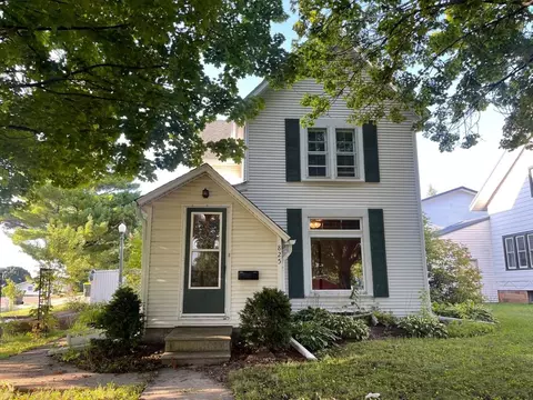 825 12th St, Fennimore, WI 53809