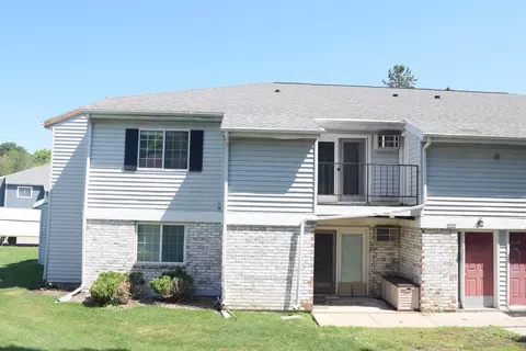 1306 Whispering Pines Way, Fitchburg, WI 53713