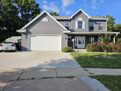 656 Lakeview Ave, Merrimac, WI 53561
