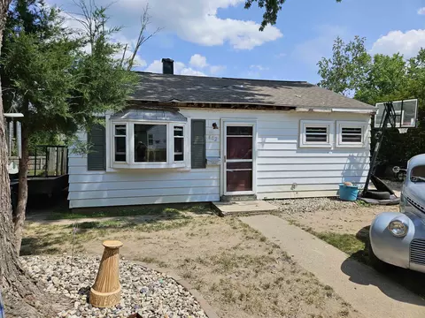 402 Badger Dr, Baraboo, WI 53913
