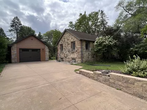41 Braeger Dr, Fitchburg, WI 53713
