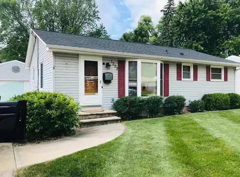 1253 Roscoe St, Green Bay, WI 54304