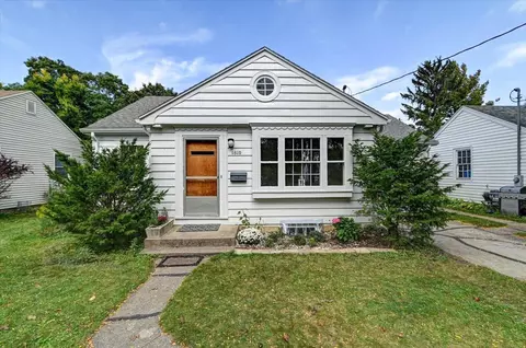 1810 Vahlen St, Madison, WI 53704