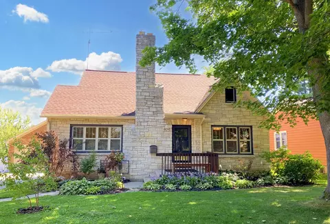 809 Newbury St, Ripon, WI 54971