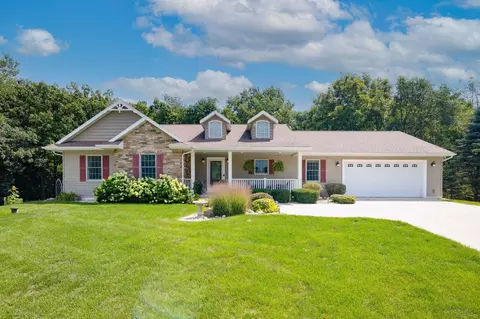1244 E Bayview Ct, Edgerton, WI 53534
