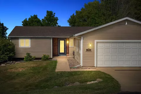 5462 Windridge Rd, Oregon, WI 53575