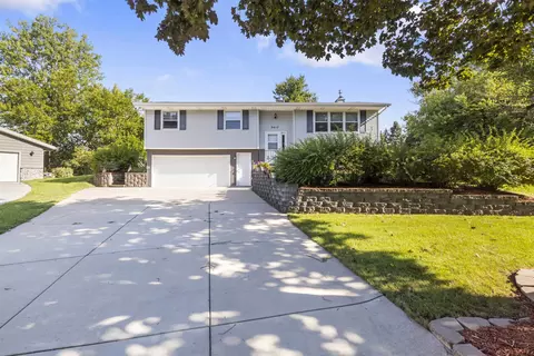 2417 Stuart Ct, Madison, WI 53704