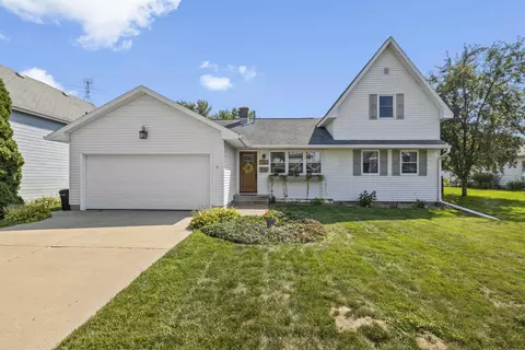 106 W 2nd St, Waunakee, WI 53597