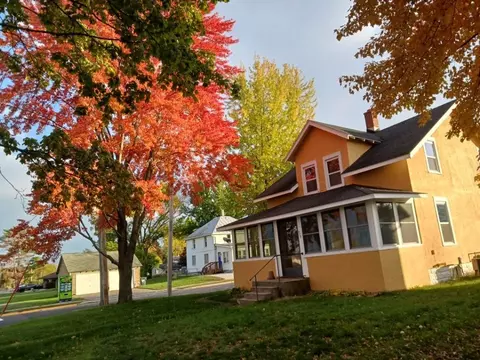 528 Water St, Mauston, WI 53948