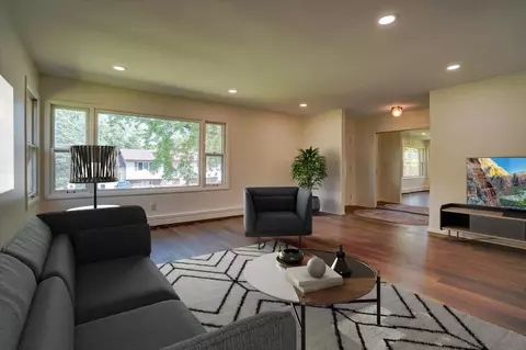 510 Village Dr, Belleville, WI 53508