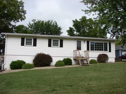 624 S Iowa St, Dodgeville, WI 53533