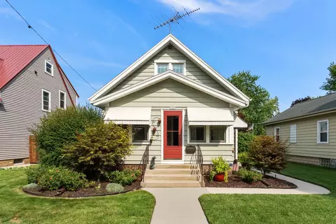 2407 Wedemeyer St, Sheboygan, WI 53081