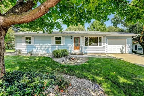 190 Vincent Cir, Beaver Dam, WI 53916
