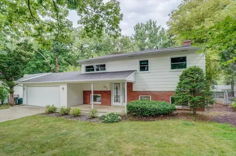 4822 Academy Dr, Madison, WI 53716