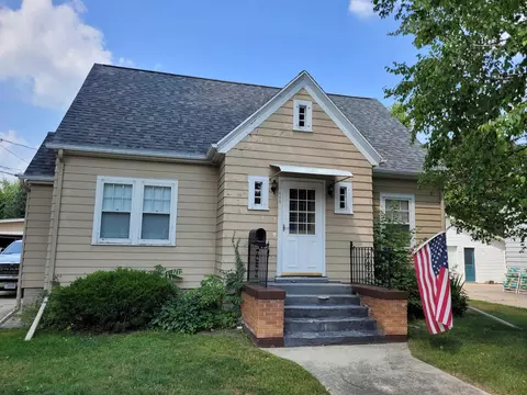 608 Roosevelt St, Waupun, WI 53963