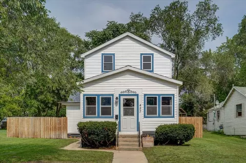 427 E Cook St, Portage, WI 53901