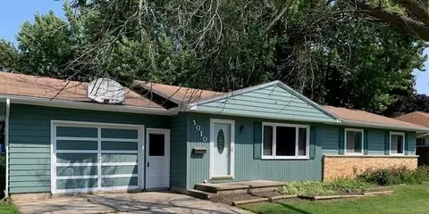 1010 W Burnett St, Beaver Dam, WI 53916
