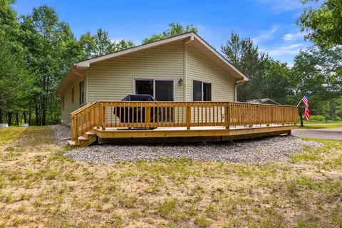731 W 6th Ct, Hancock, WI 54943