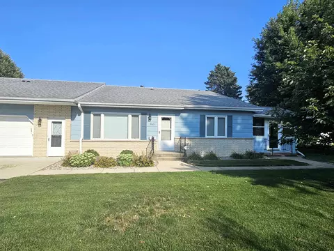 705 W Lincoln St, Waupun, WI 53963