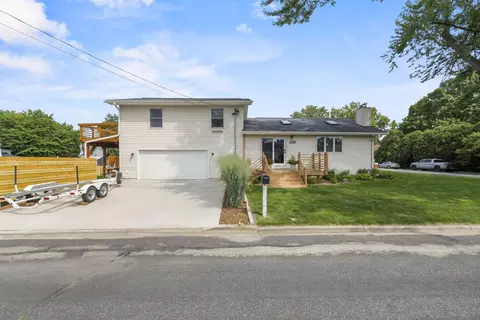1200 Birch Haven Cir, Monona, WI 53716