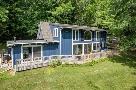 s1286 West Redstone Drive, La Valle, WI 53941