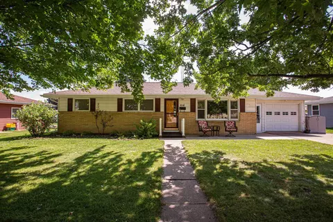 616 S Jefferson St, Cuba City, WI 53807