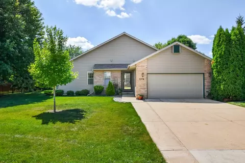 1176 School St #16, Sun Prairie, WI 53590