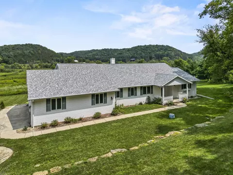 4678 County Road Ff, Blue Mounds, WI 53517