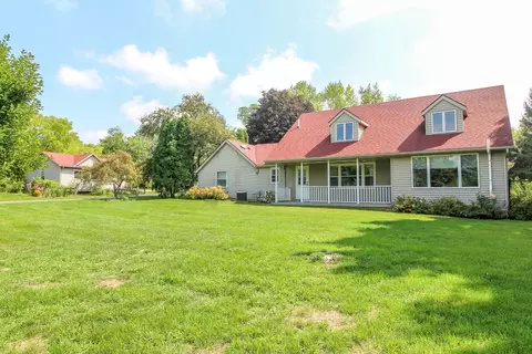 n2696 Banker Road, Fort Atkinson, WI 53538