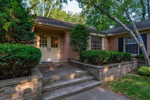 7047 Fawn Ln, Sun Prairie, WI 53590