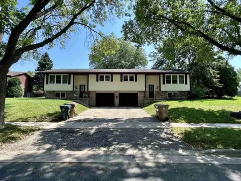 105-107 Georgiana Cir, Madison, WI 53716