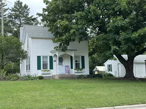 1029 Sundt Ln, Stoughton, WI 53589