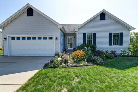 102 Ridgeline Dr, Columbus, WI 53925