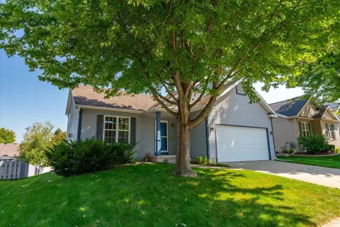 5406 Hazelcrest Dr, Madison, WI 53704