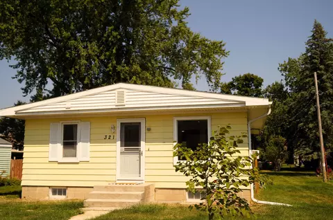 321 E School St, Belleville, WI 53508