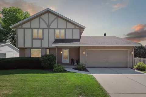 3910 Brunswick Ln, Janesville, WI 53546