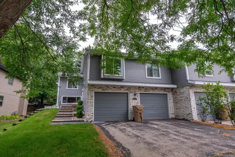 6910-6914 Chester Dr, Madison, WI 53719