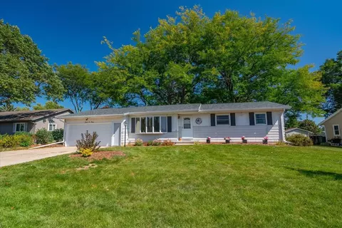209 S Halsor St, Deforest, WI 53532