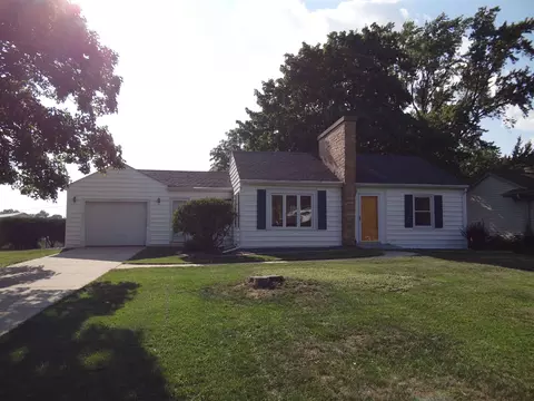 328 S Harmony Dr, Janesville, WI 53545