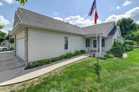 708 Creek Edge Dr, Deforest, WI 53532