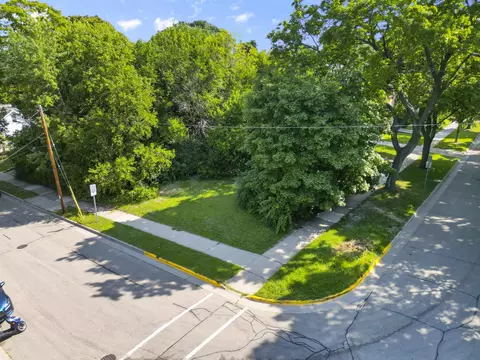 1216 Erin St, Madison, WI 53715
